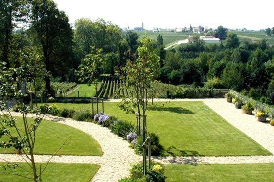 Chateau Belles Graves Bed and Breakfast Pomérols Exterior foto